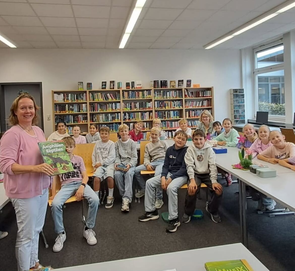 Mehr über den Artikel erfahren Bücherwürmer in Ausbildung